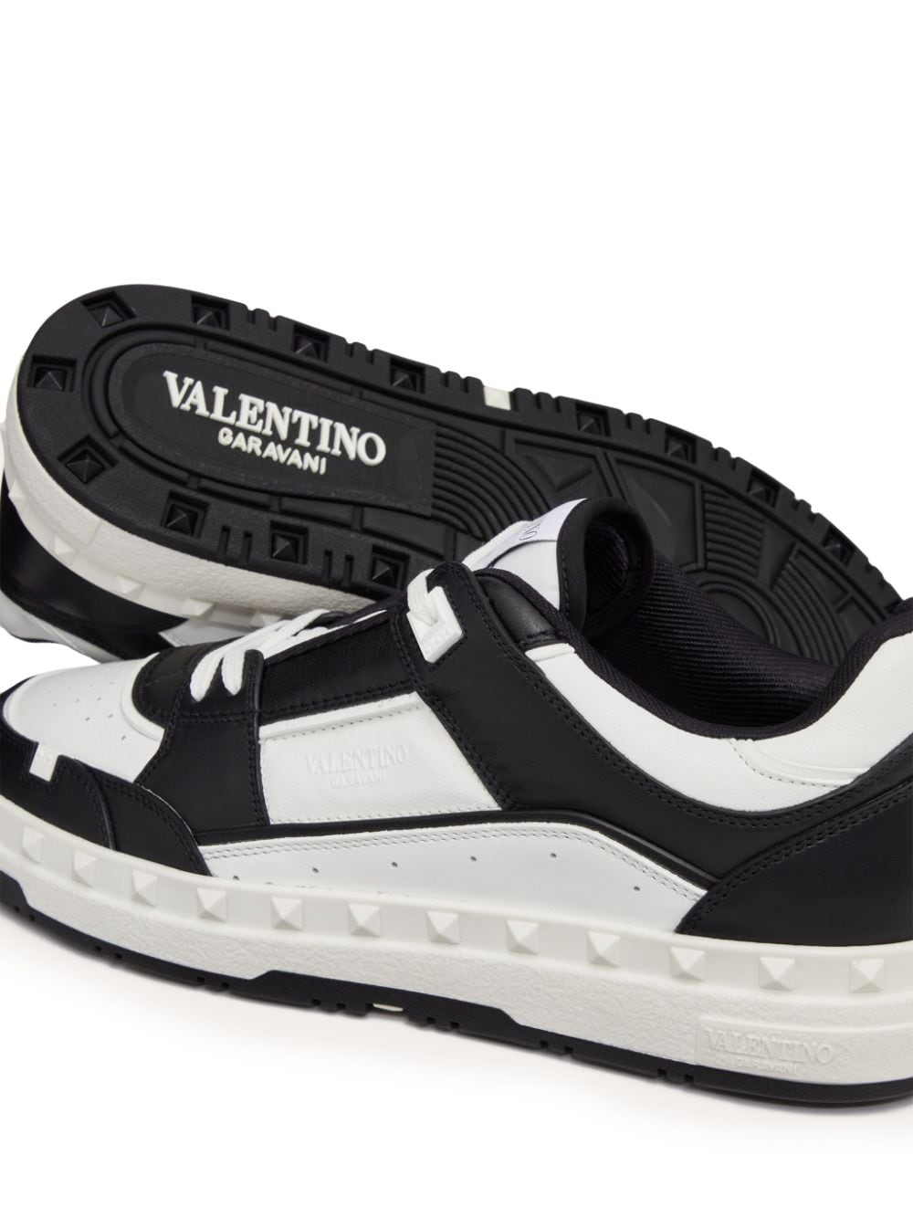 Valentino Garavani Low Top Freedots Sneaker In Calfskin
