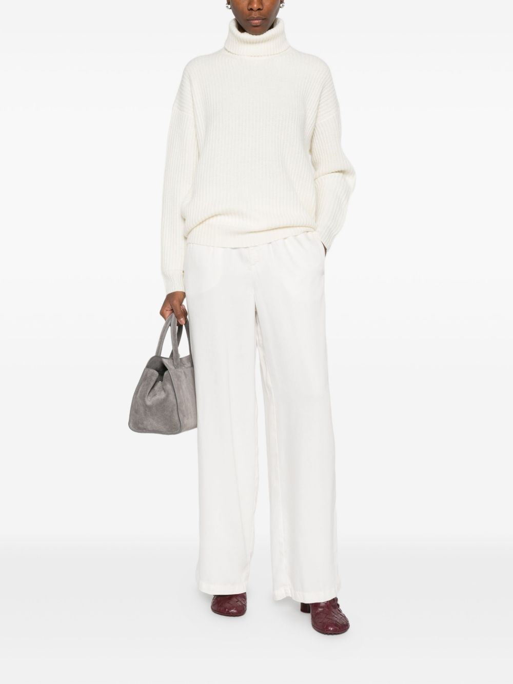 WHITE SAND Trousers Cream