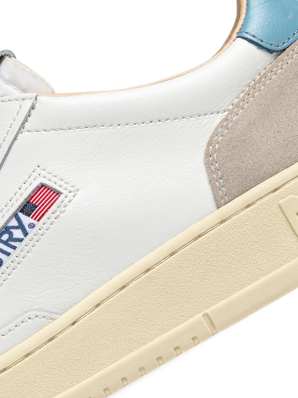 Autry Medalist Low Leather Sneakers