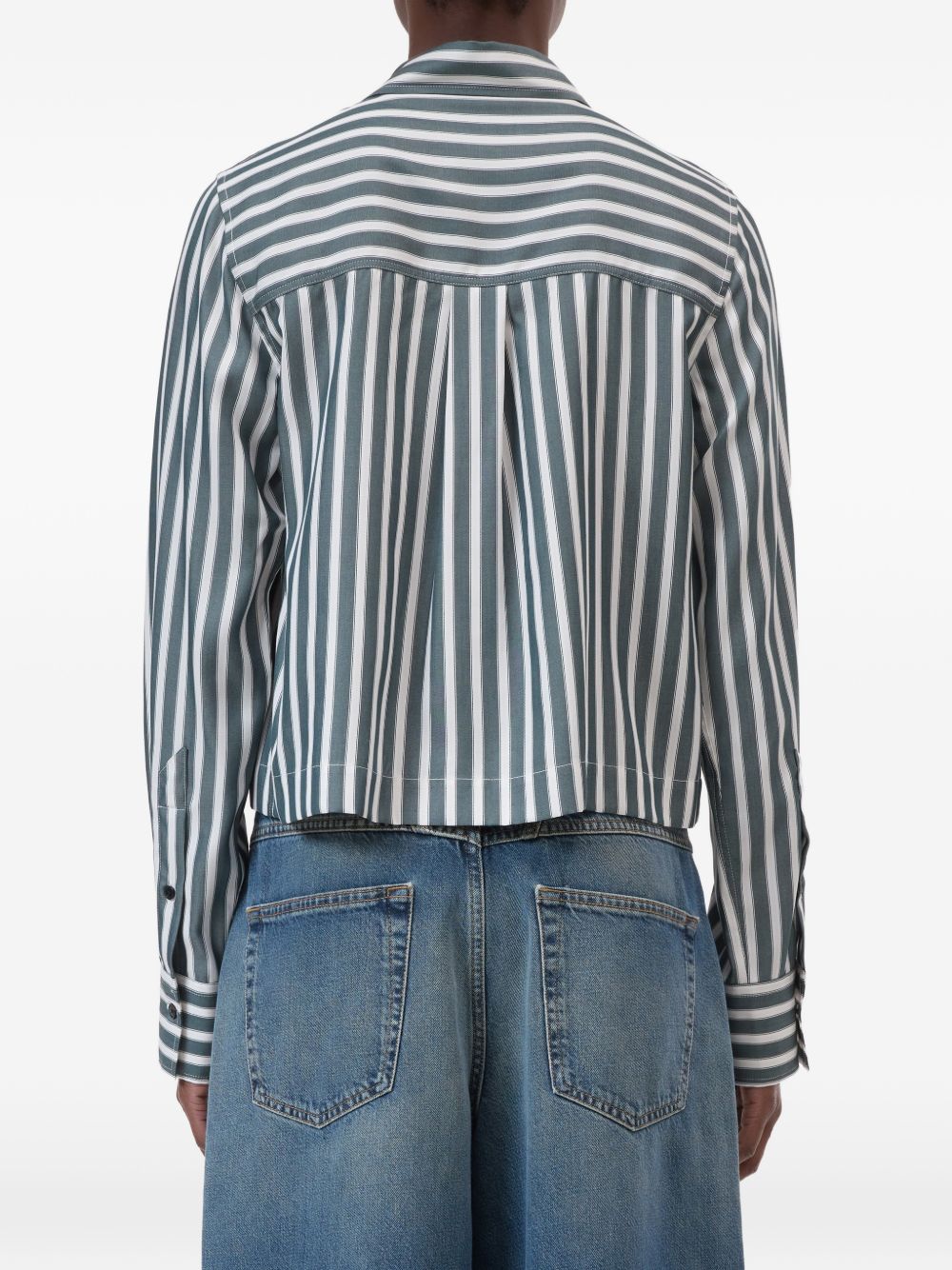 Closed Cropped shirt