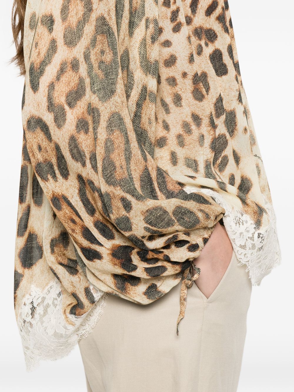 Ermanno Firenze Lace-detail printed blouse
