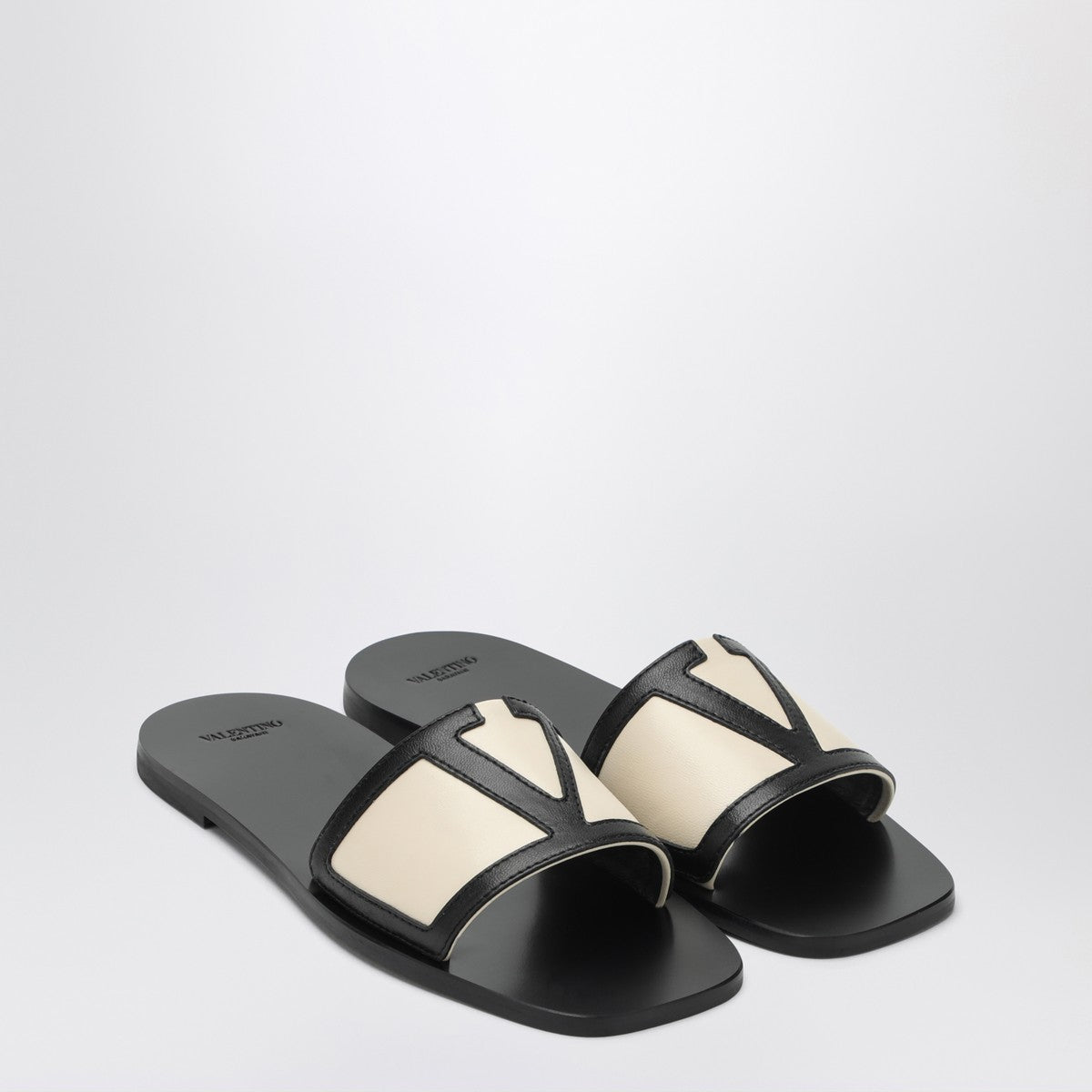 Valentino Garavani Viva Superstar black canvas slide sandal