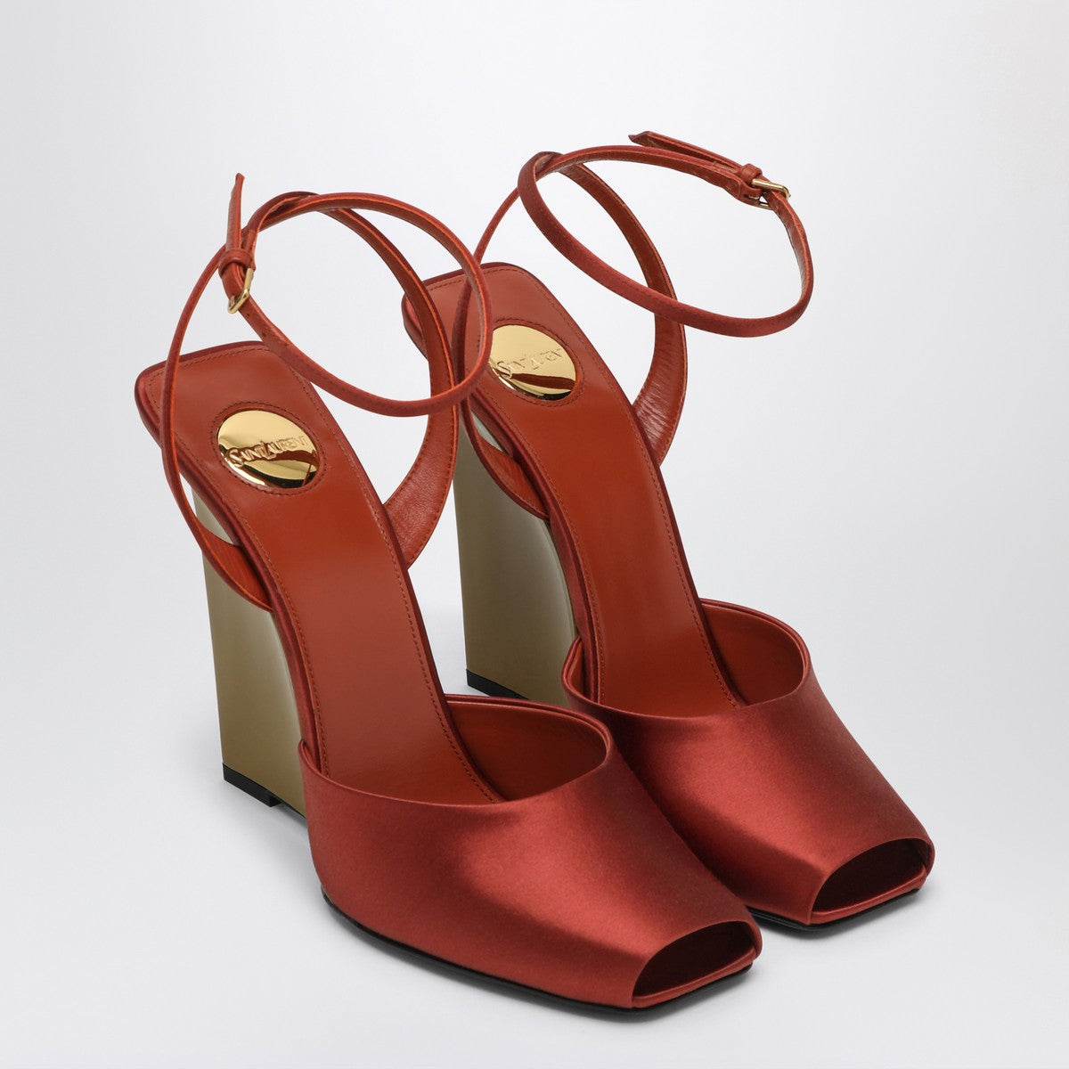 Saint Laurent Zeppe La Scandale in satin rust color