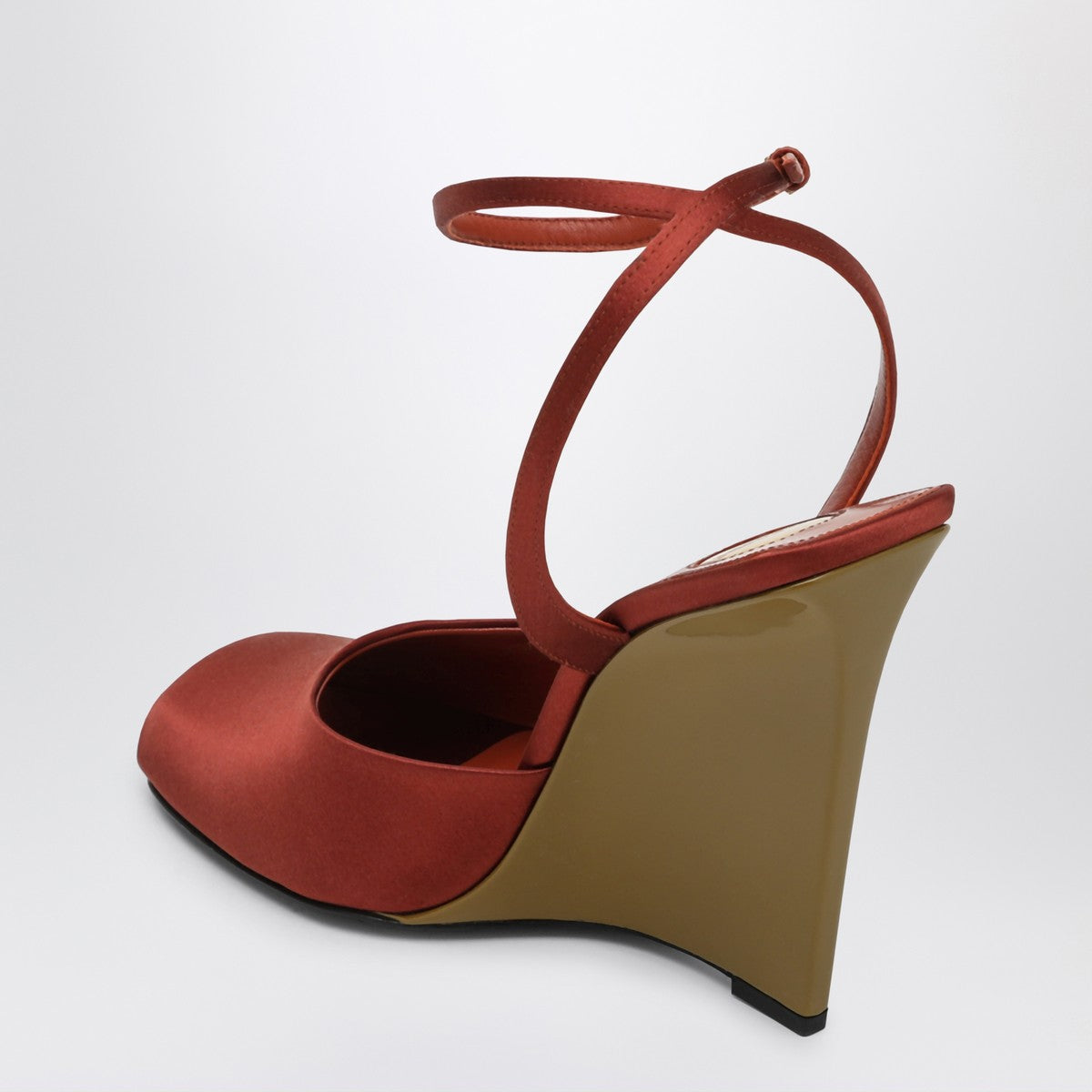 Saint Laurent Zeppe La Scandale in satin rust color