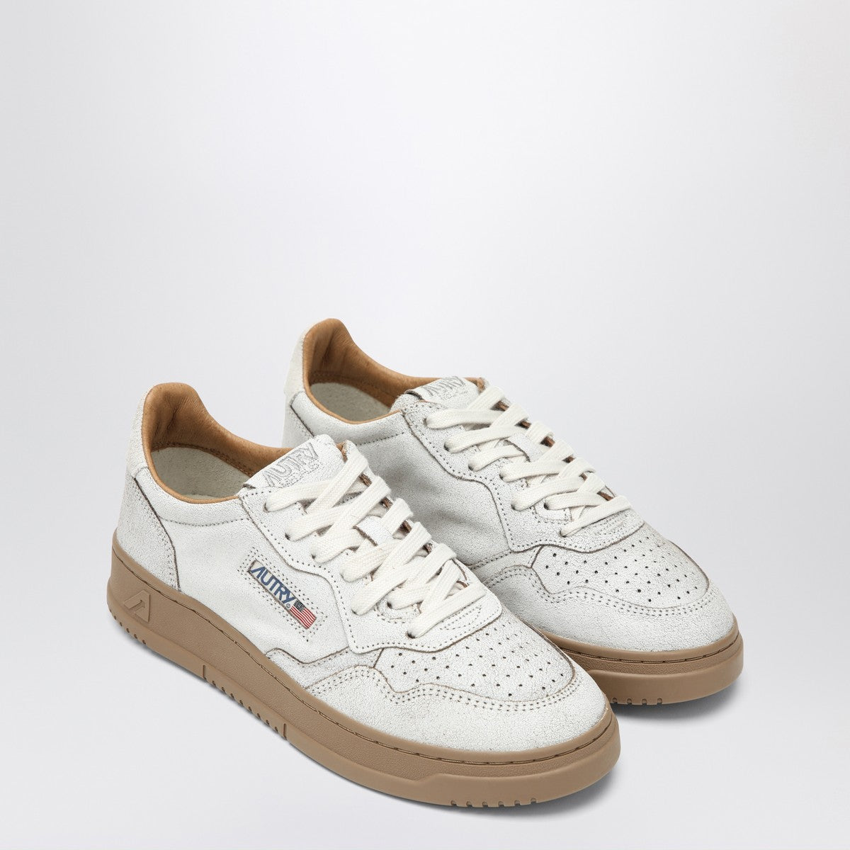 AUTRY Medalist Low Super Vintage sneakers white/tobacco