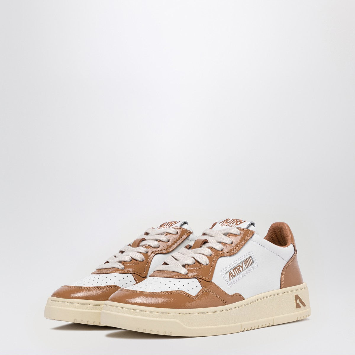 AUTRY White/brown Medalist sneakers