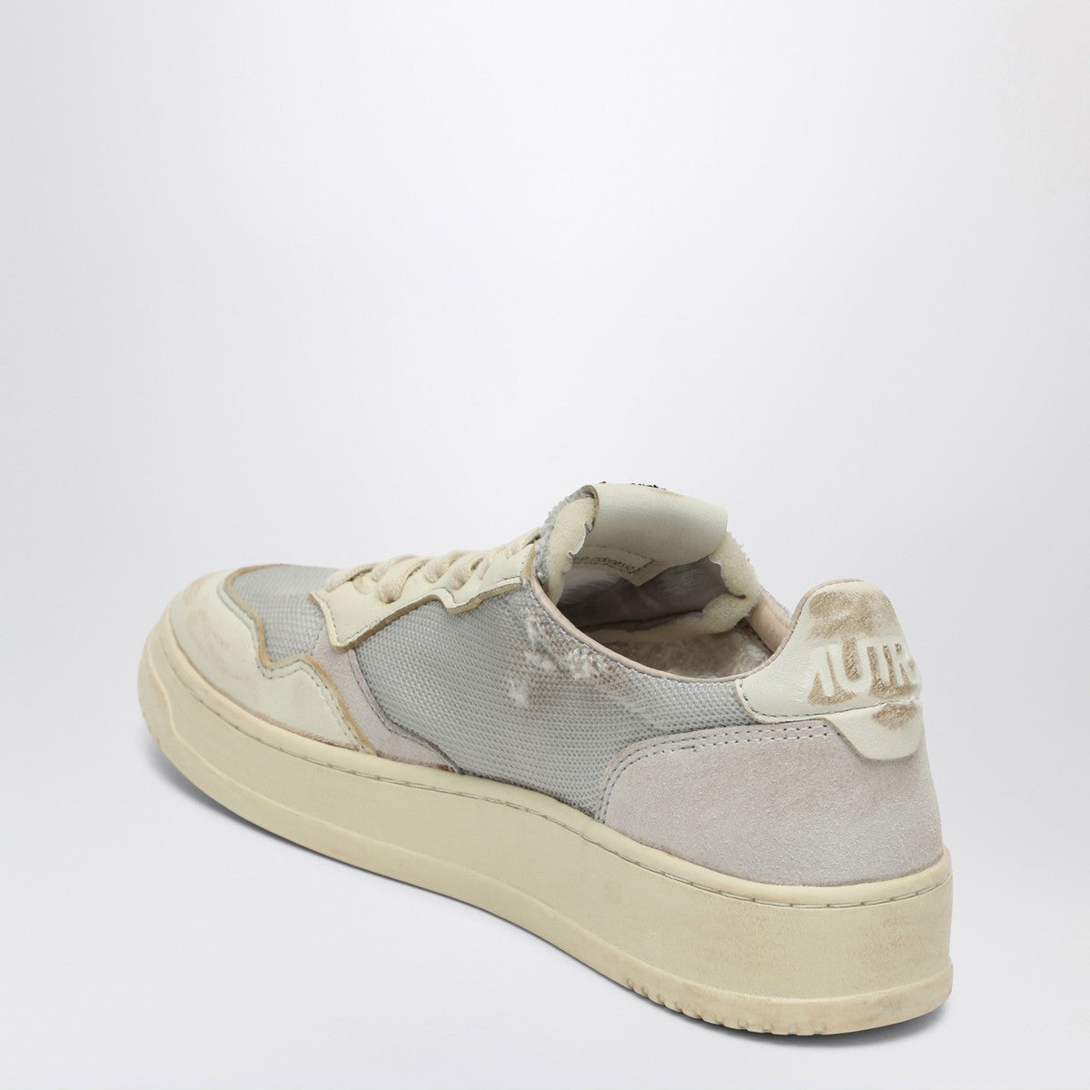 AUTRY Sneaker Medalist Low Super Vintage in gray/white leather and mesh